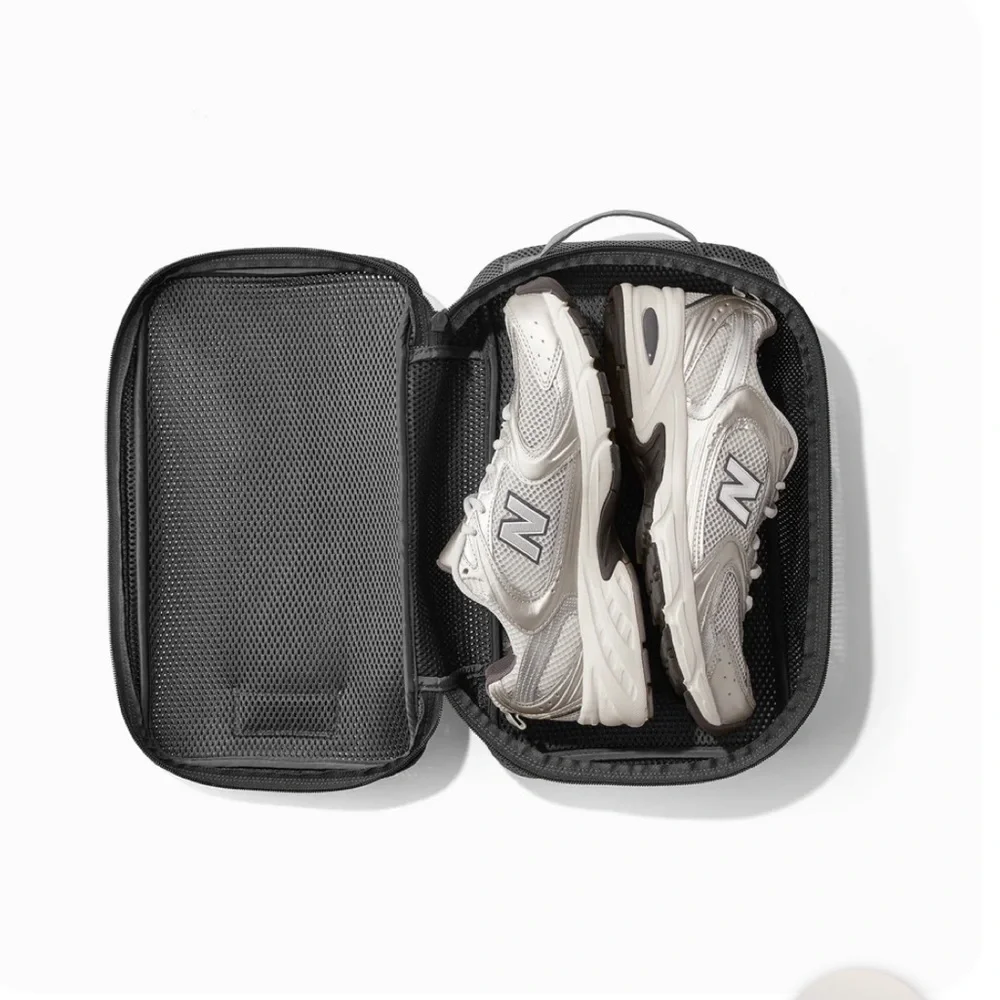 NWT: Dagne Dover Roma Packing Cube in color Carbon Air Mesh and size Medium